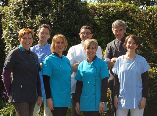 L'équipe : les dentistes - Dr. Jacques Prénaud, Dr. Dominique Joudon, Dr. Virginie Beunard, Dr. Stéphane Telliez et leurs assistantes dentaires